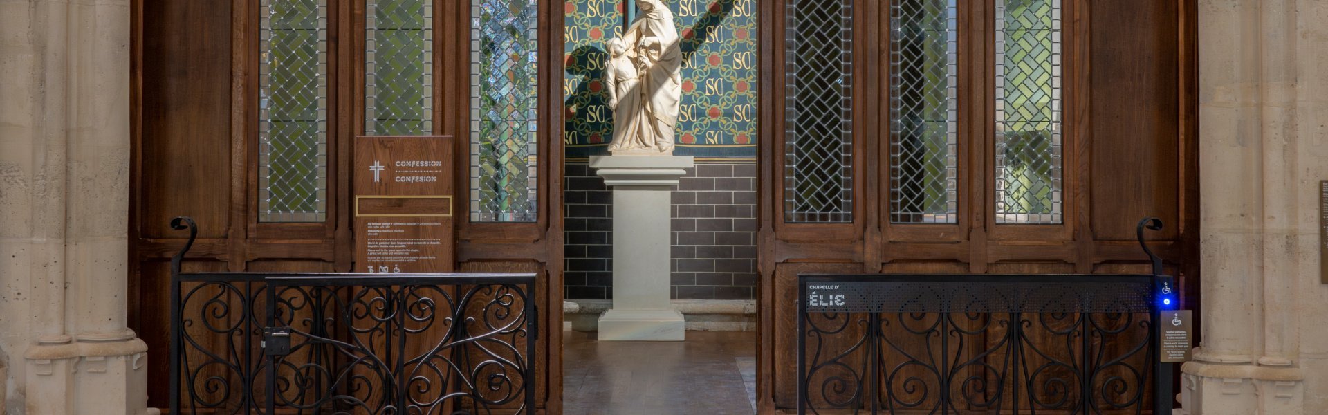 Confessionnal à Notre-Dame de Paris. (c) Julio Piatti / Notre-Dame de Paris.
