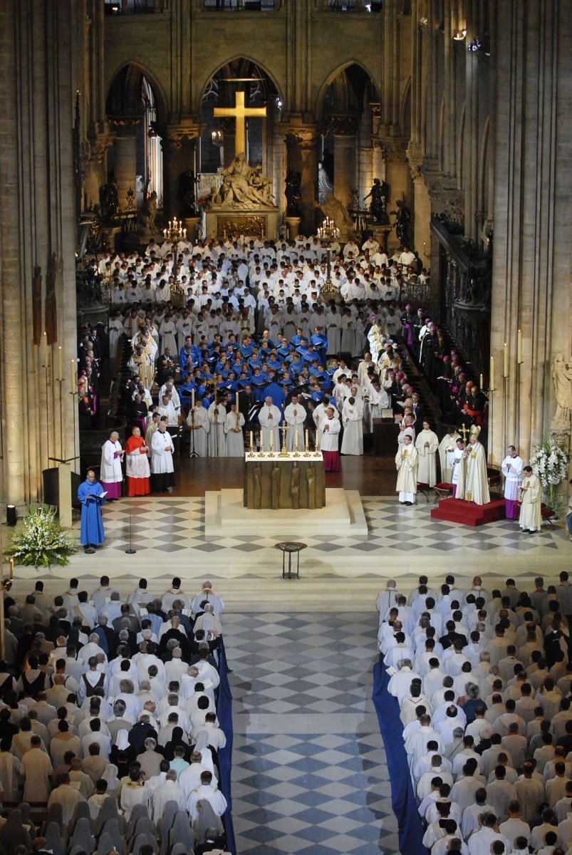 Vêpres à Notre-Dame de Paris présidées par Benoît XVI. © Corinne Simon / Ciric – Reproduction interdite.