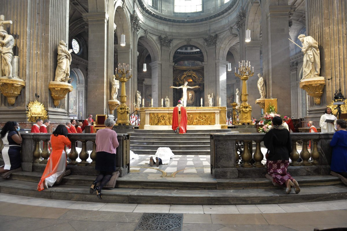 Ordinations de diacres permanents 2020. © Marie-Christine Bertin / Diocèse de Paris.