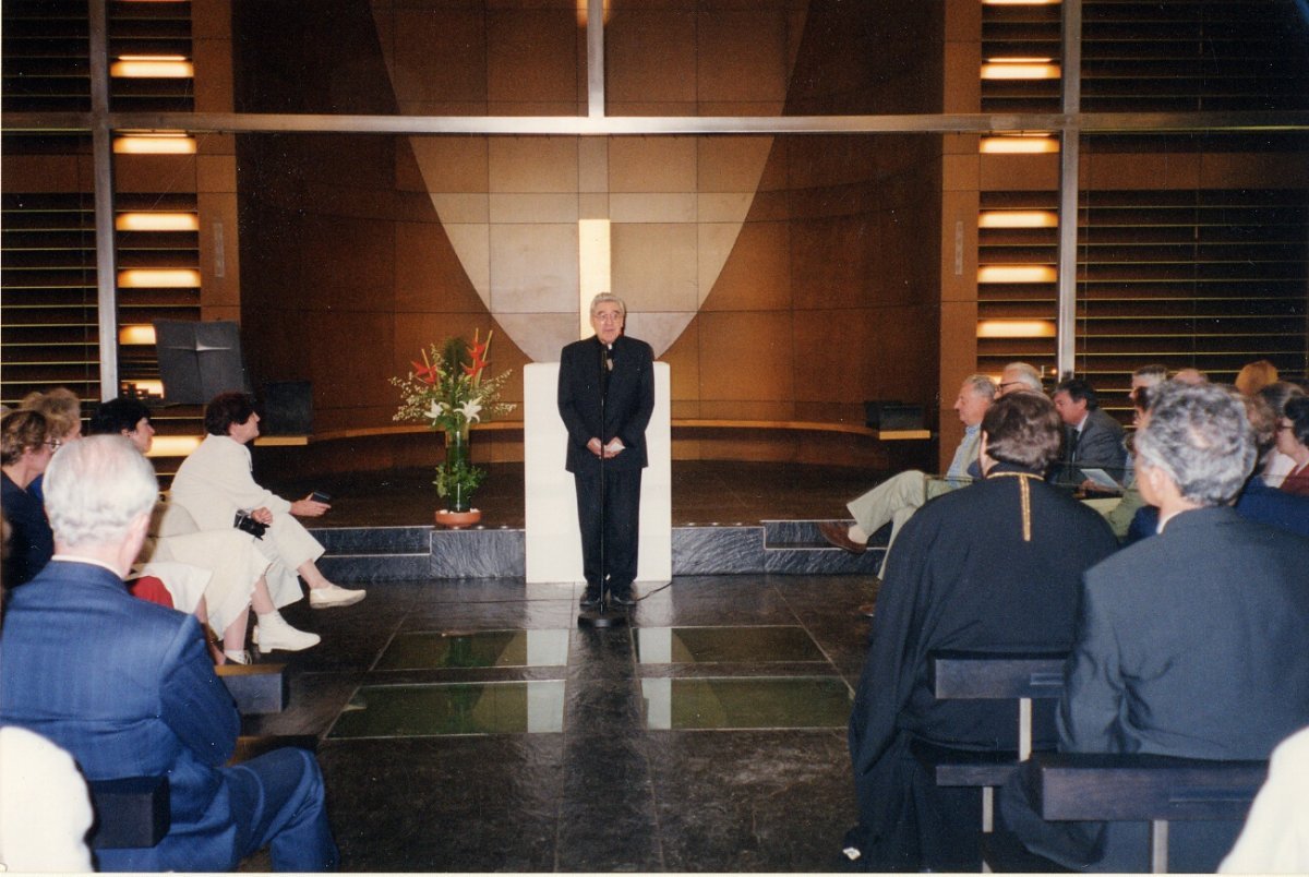 À Notre-Dame de l'Arche d'Alliance. En 1998. © D. R..