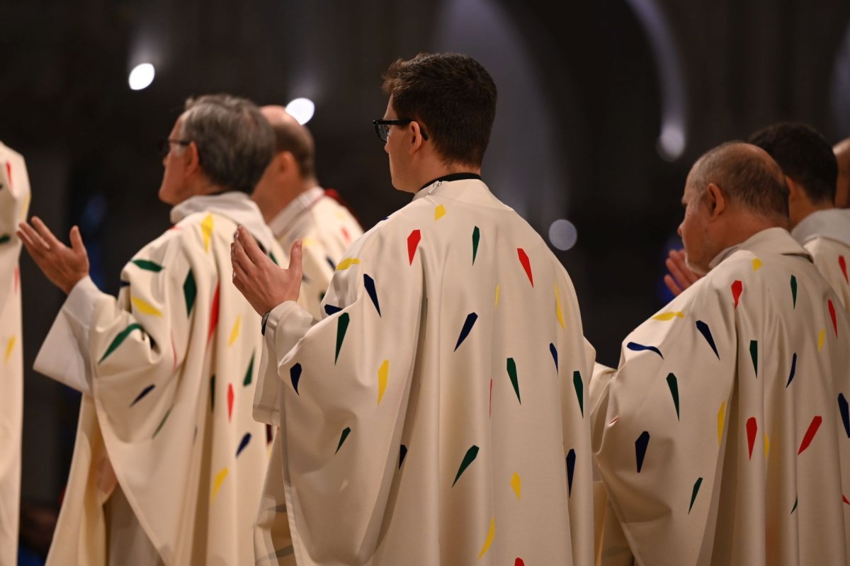 Messe en présence des services diocésains et de l'Atelier de Notre-Dame. © Marie-Christine Bertin / Diocèse de Paris.