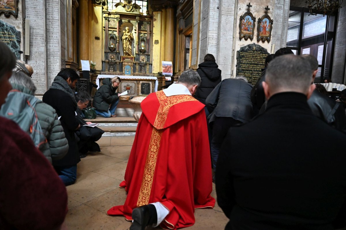 Chemin de croix 2026 à Notre-Dame des Victoires (2e). © Marie-Christine Bertin / Diocèse de Paris.