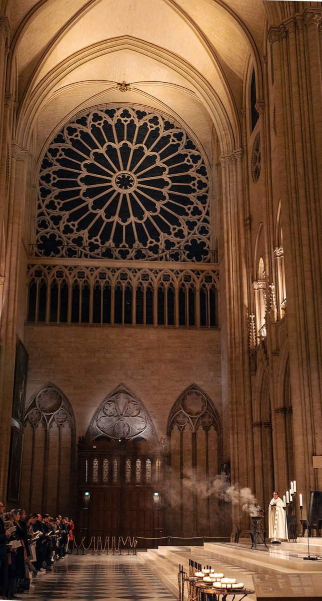 Vêpres du mardi 10 décembre 2024 à Notre-Dame de Paris. © Maximilien Krebs.