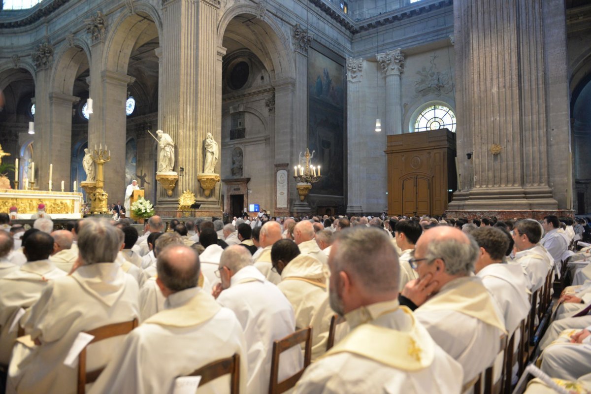 Messe chrismale 2023 à Saint-Sulpice. © Marie-Christine Bertin / Diocèse de Paris.