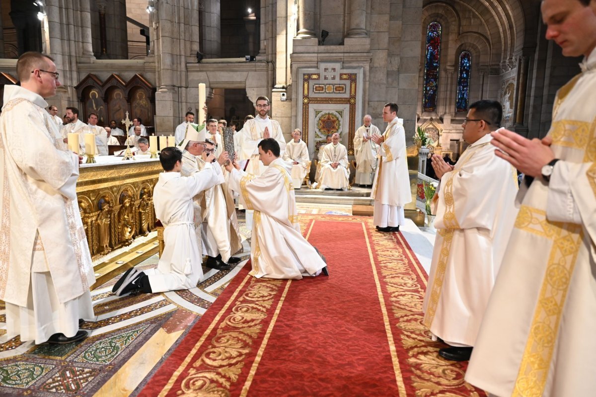 Ordinations diaconales en vue du sacerdoce. © Marie-Christine Bertin / Diocèse de Paris.