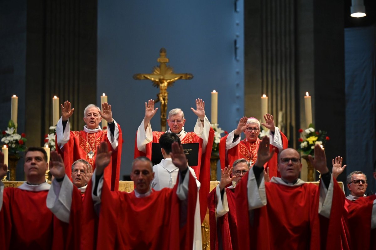 Confirmation d'adultes en mai 2024. Célébration de 16h. © Marie-Christine Bertin / Diocèse de Paris.