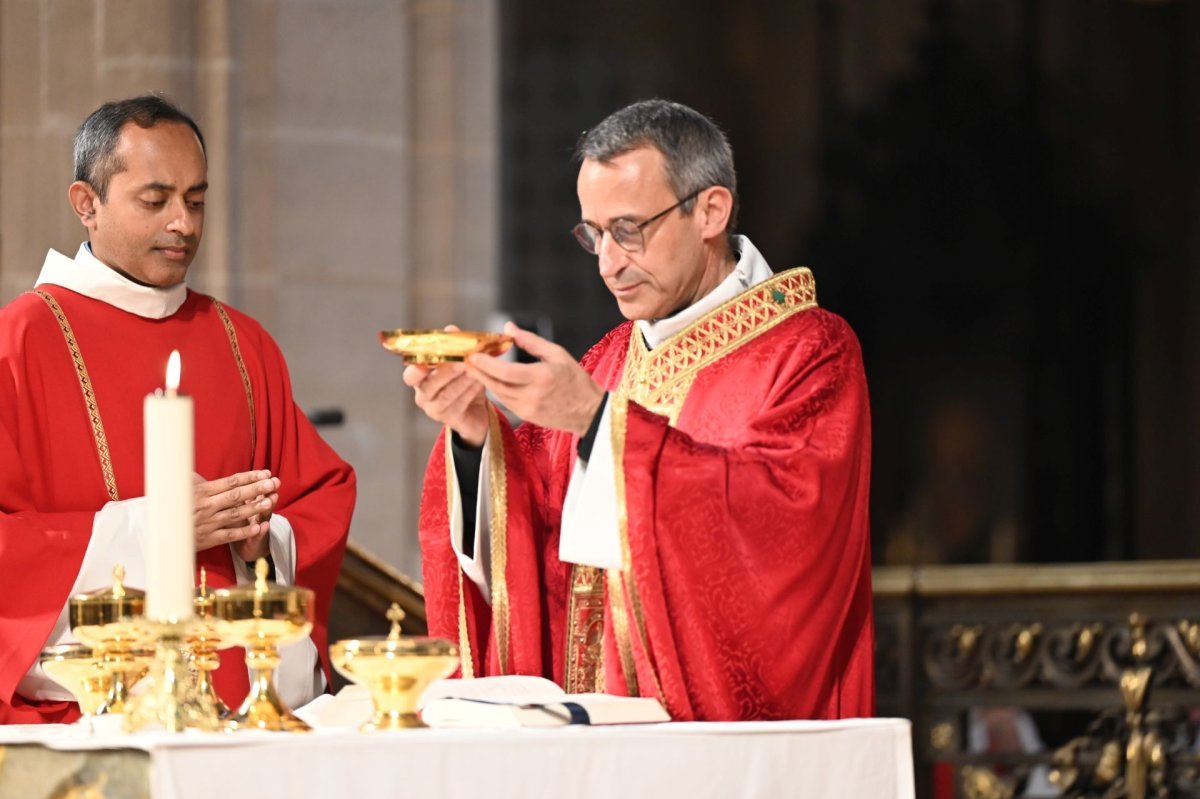 Messe d'action de grâce pour le ministère de Mgr Olivier de Cagny à Paris. © Marie-Christine Bertin / Diocèse de Paris.