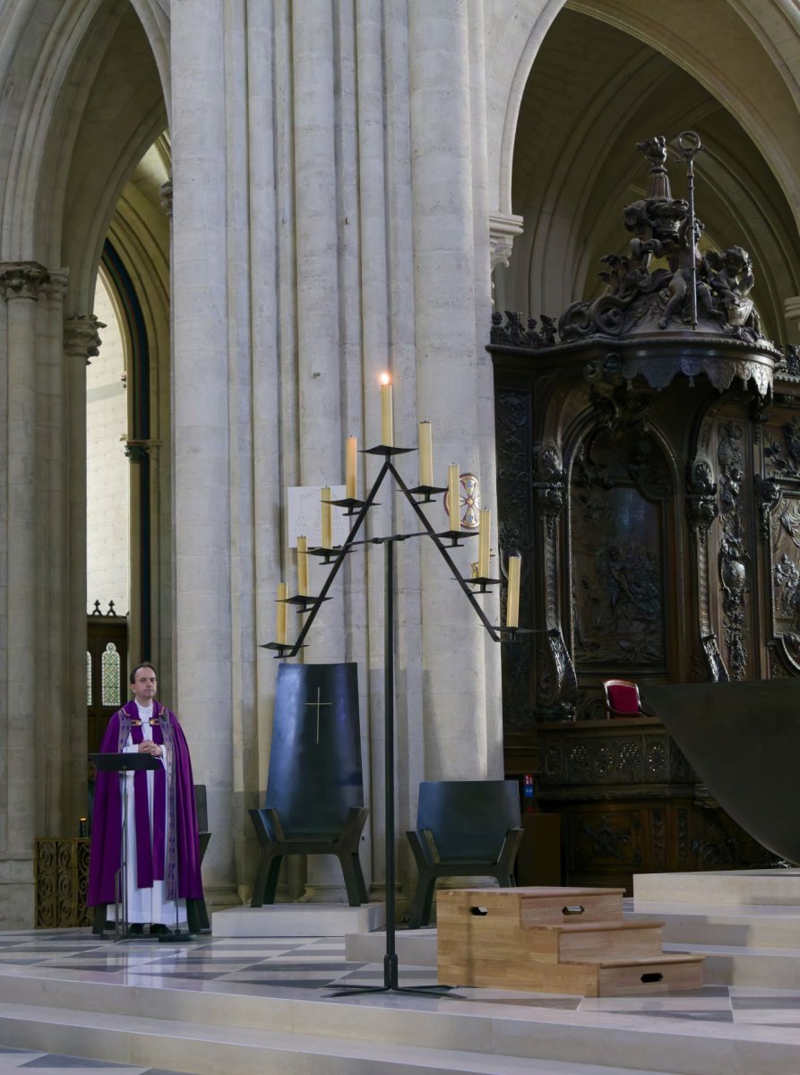 Office des ténèbres et vénération de la couronne d'épines à Notre-Dame (…). © Yannick Boschat / Diocèse de Paris.