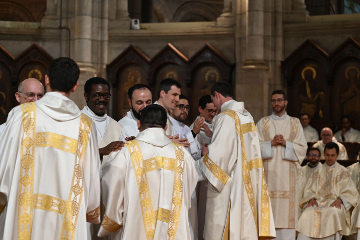 Ordinations diaconales en vue du sacerdoce. © Marie-Christine Bertin / Diocèse de Paris.