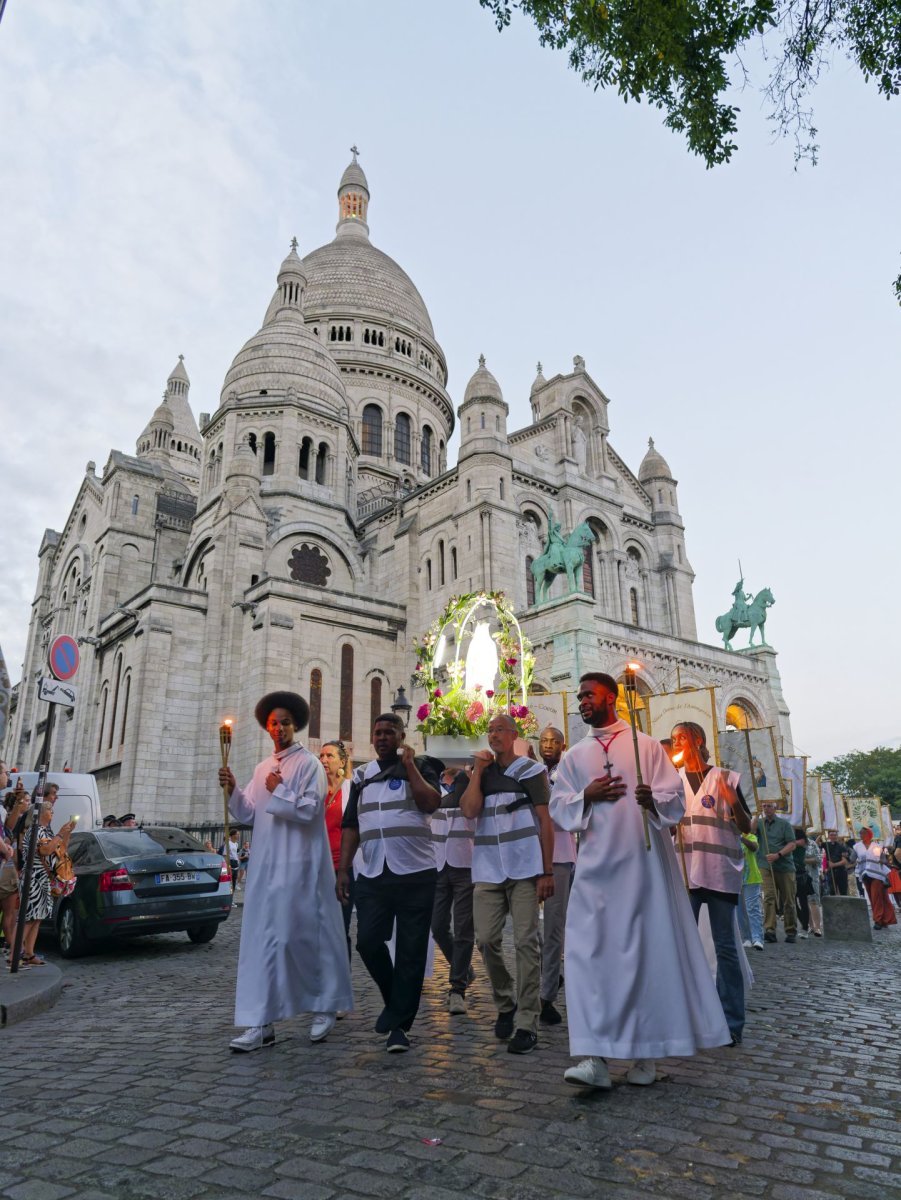Procession de l'Assomption du Sacré-Cœur de Montmartre 2024. © Yannick Boschat / Diocèse de Paris.
