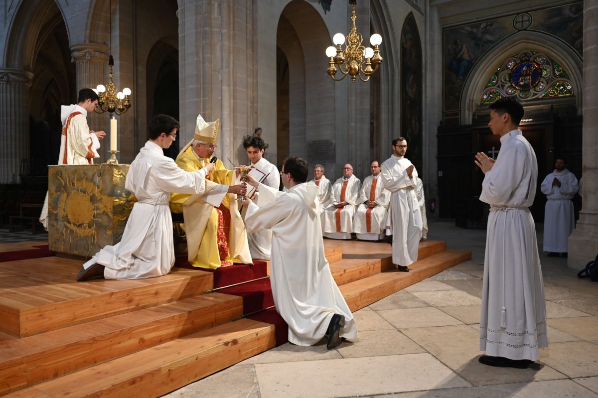 Institutions de séminaristes au lectorat et à l'acolytat. © Marie-Christine Bertin / Diocese de Paris.