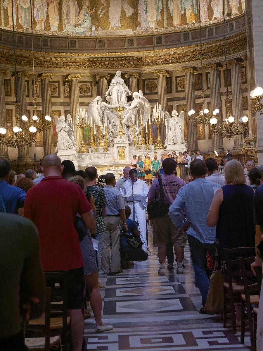 Bénédiction de la chapelle Notre-Dame des Sportifs. © Yannick Boschat / Diocèse de Paris.